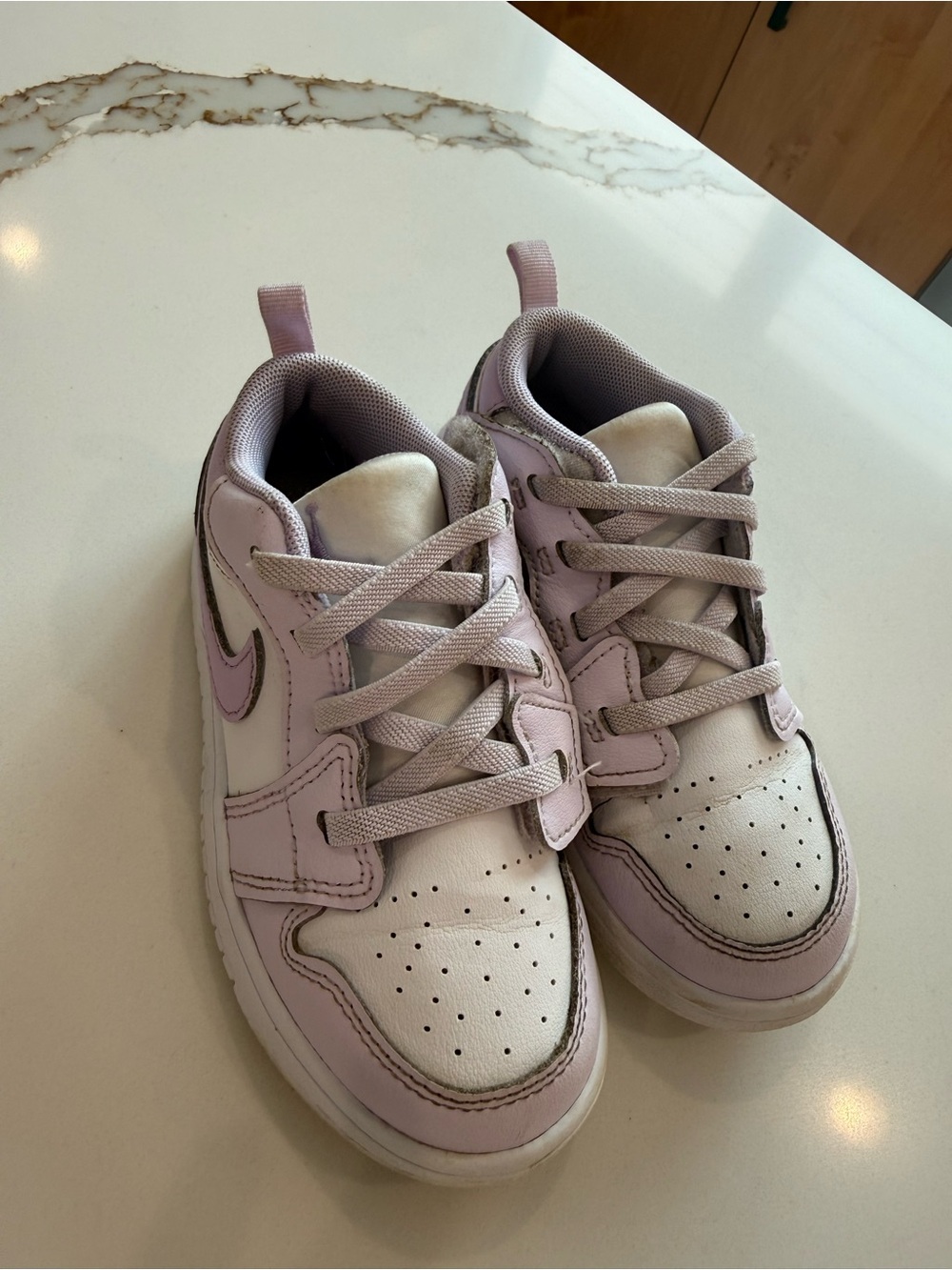Nike Kids Low-Top Sneakers in Lavender and White